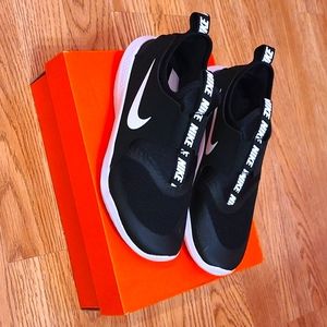 Nike Flex Runner (PS), Black/White, 3Y (Youth size)